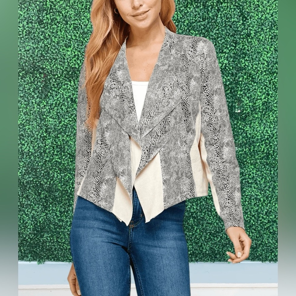 Moto jacket faux snakeskin open drape collar See and Be Seen medium cream trim